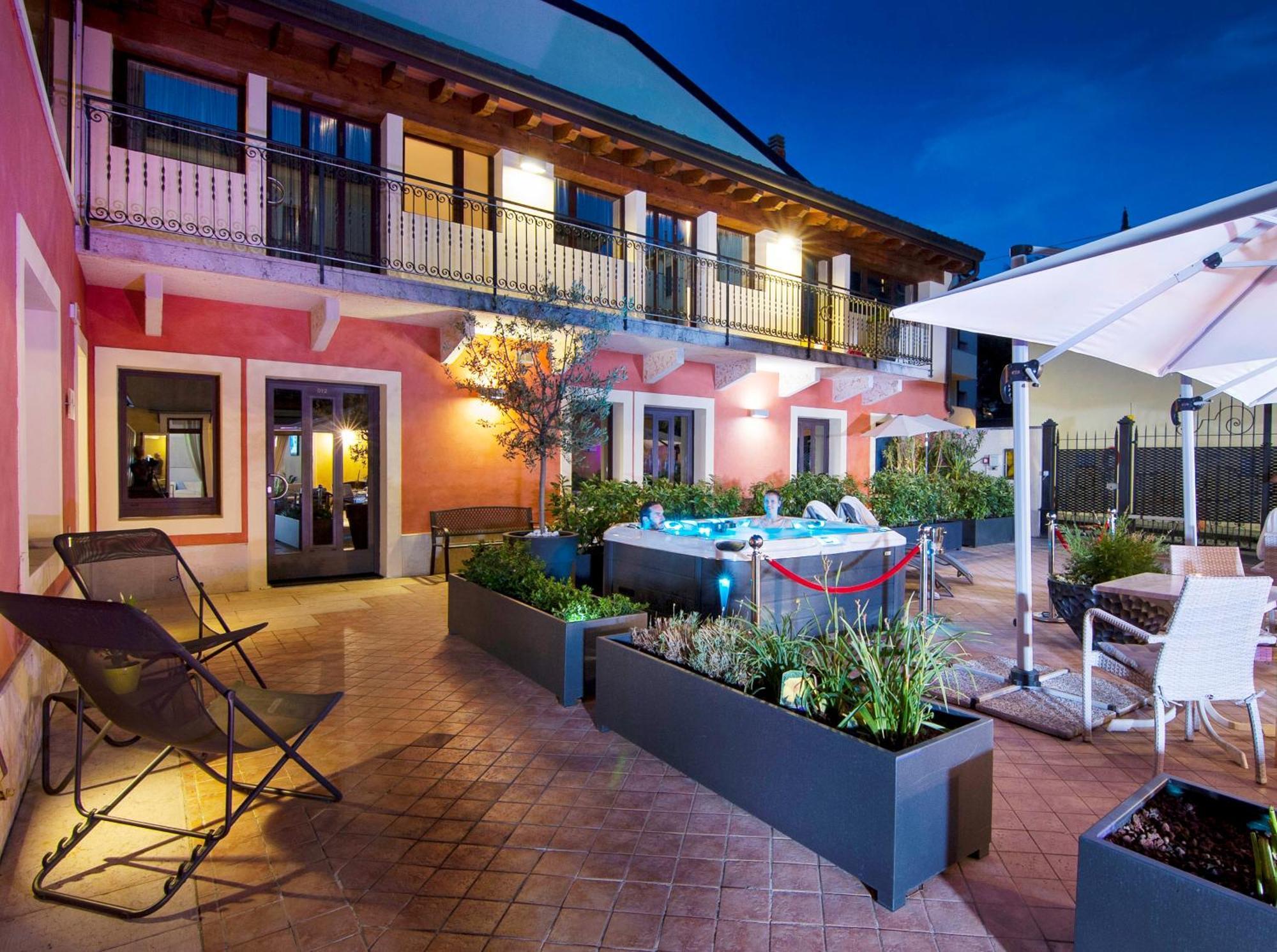 Fontana Hotel